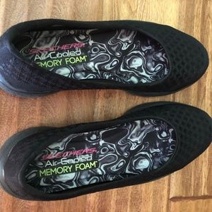 Sketchers flats air cooled memory foam